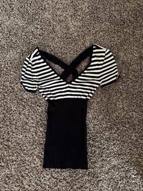 bebe Black and White Striped V-Neck Top with Crisscross Back